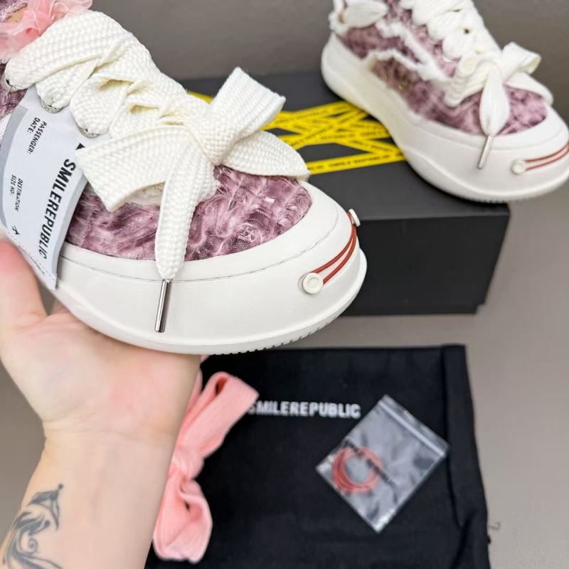 Smilerepublic Canvas Shoes